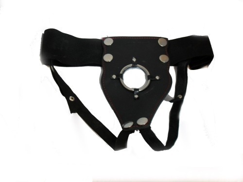 Arnes De Cuero + Pene Macizo + Plug Anal Black - Imagen 5